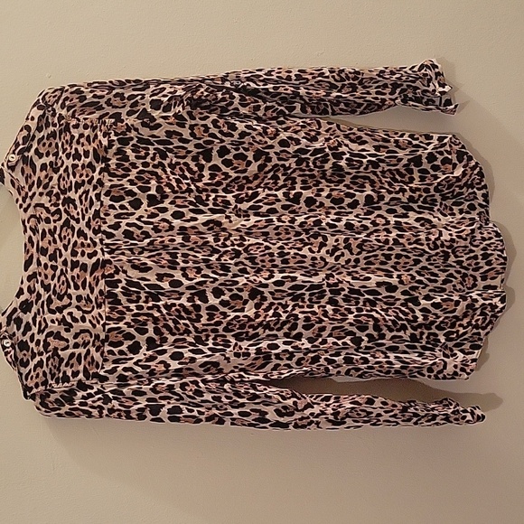 Zara Leopard Print Henley top. EUC. - Picture 5 of 8